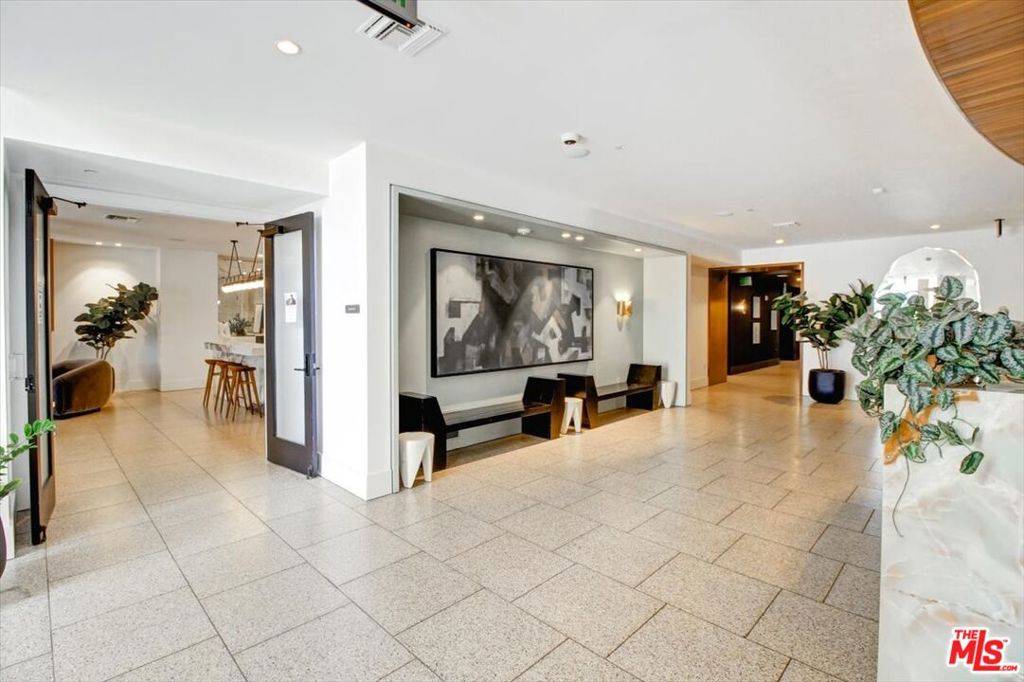 Los Angeles, CA 90024,10777 WILSHIRE BLVD #209