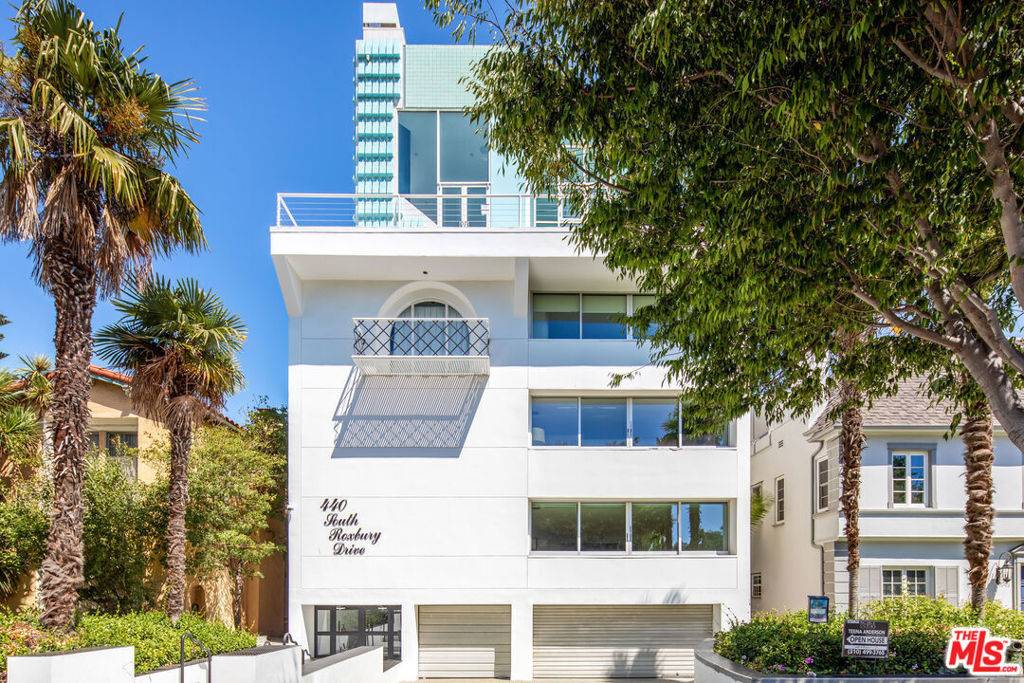 Beverly Hills, CA 90212,440 S Roxbury DR #302