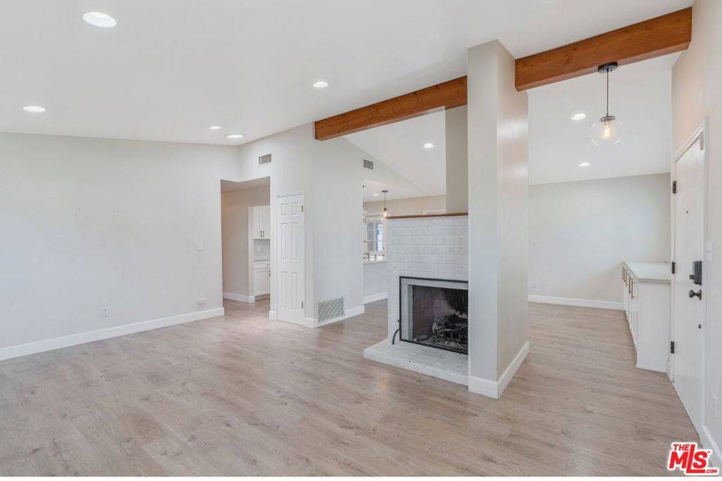 West Hills, CA 91307,22922 Cantlay ST
