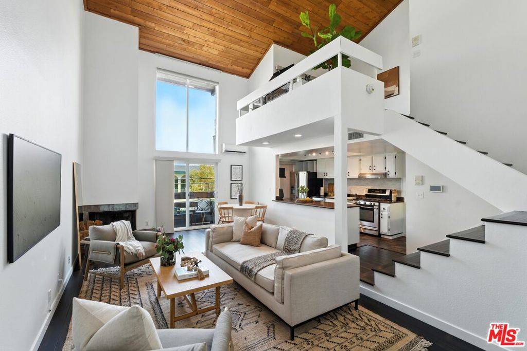 Los Angeles, CA 90066,12602 Pacific AVE #5