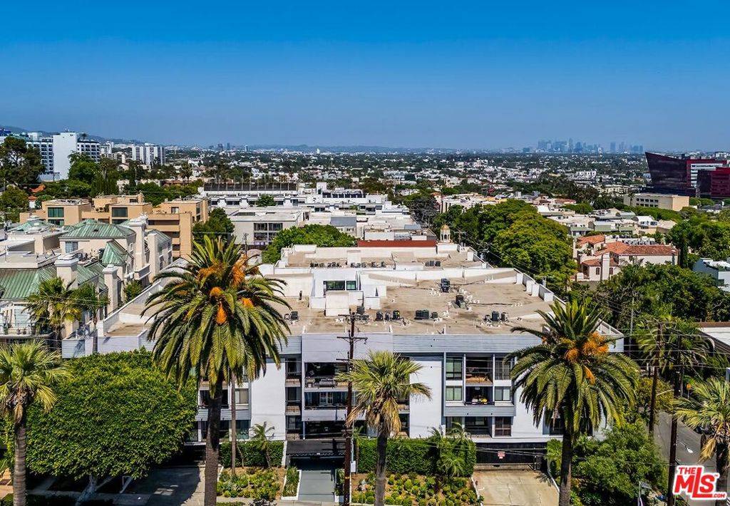 West Hollywood, CA 90069,906 N Doheny DR #418