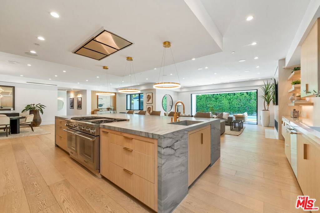 Encino, CA 91316,17228 Otsego ST