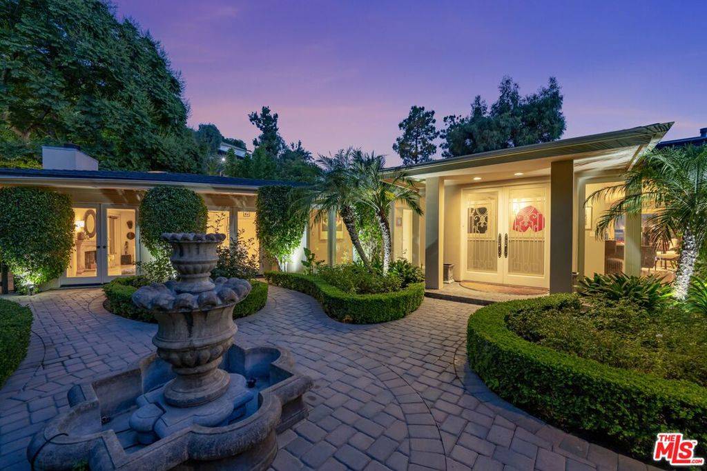 Beverly Hills, CA 90210,1457 Claridge DR
