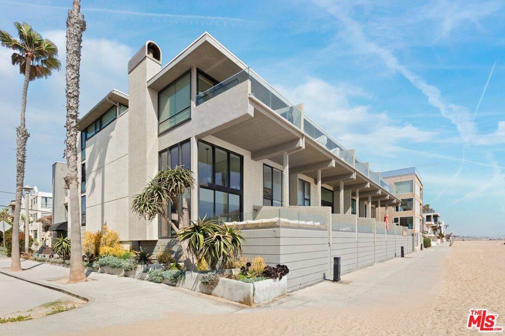 Marina Del Rey, CA 90292,6 Voyage ST #101
