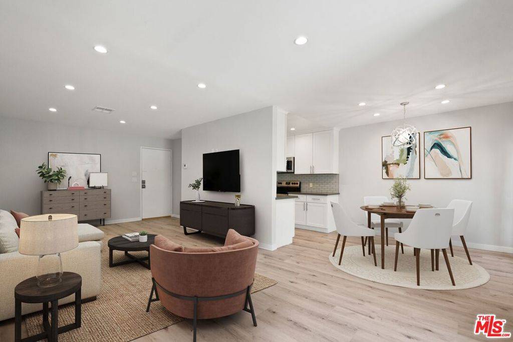 Los Angeles, CA 90046,7300 Franklin AVE #346