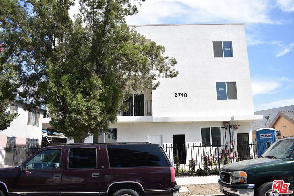 Los Angeles, CA 90043,6740 Brynhurst AVE
