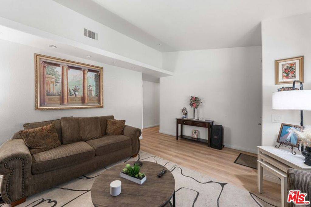 Lancaster, CA 93535,43656 5th ST