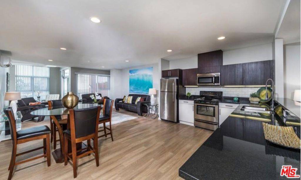 Long Beach, CA 90802,245 PINE AVE #402