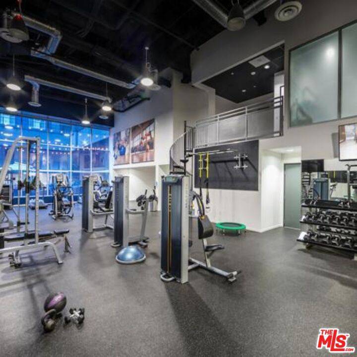 Long Beach, CA 90802,245 PINE AVE #230