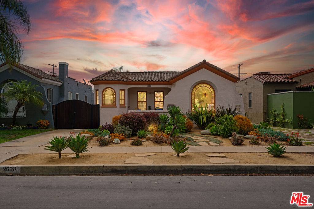 Los Angeles, CA 90034,2628 Reynier AVE