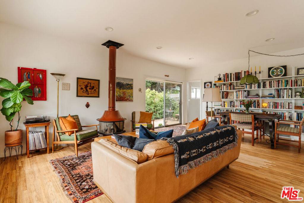 Tujunga, CA 91042,6457 Tokay RD