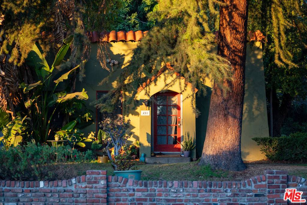 Altadena, CA 91001,451 E Sacramento ST
