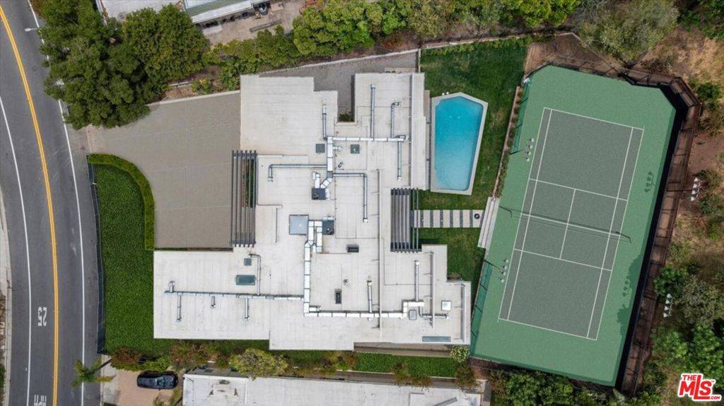 Beverly Hills, CA 90210,1836 Loma Vista DR