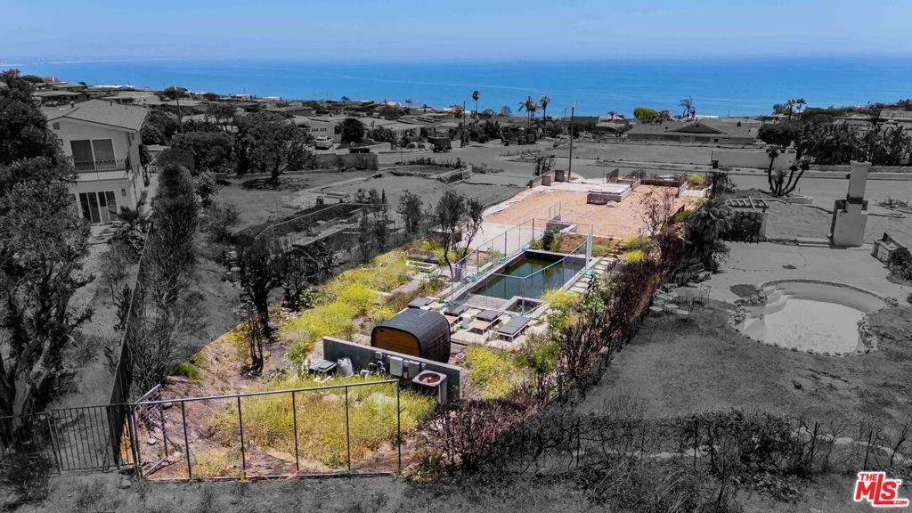 Malibu, CA 90265,18301 Clifftop WAY