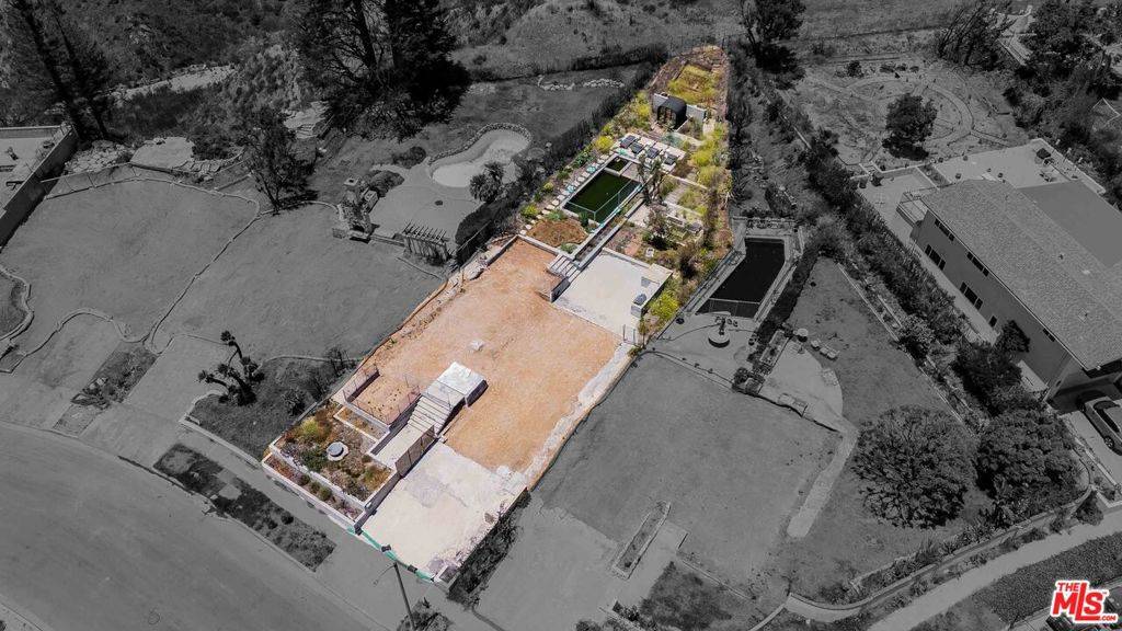 Malibu, CA 90265,18301 Clifftop WAY