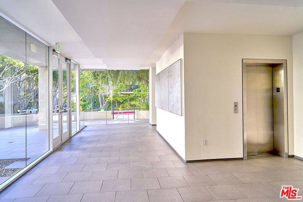 West Hollywood, CA 90069,9005 Cynthia ST #412