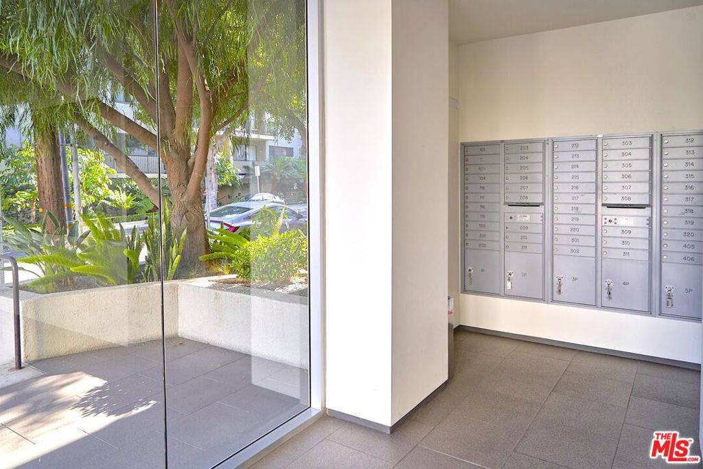 West Hollywood, CA 90069,9005 Cynthia ST #412