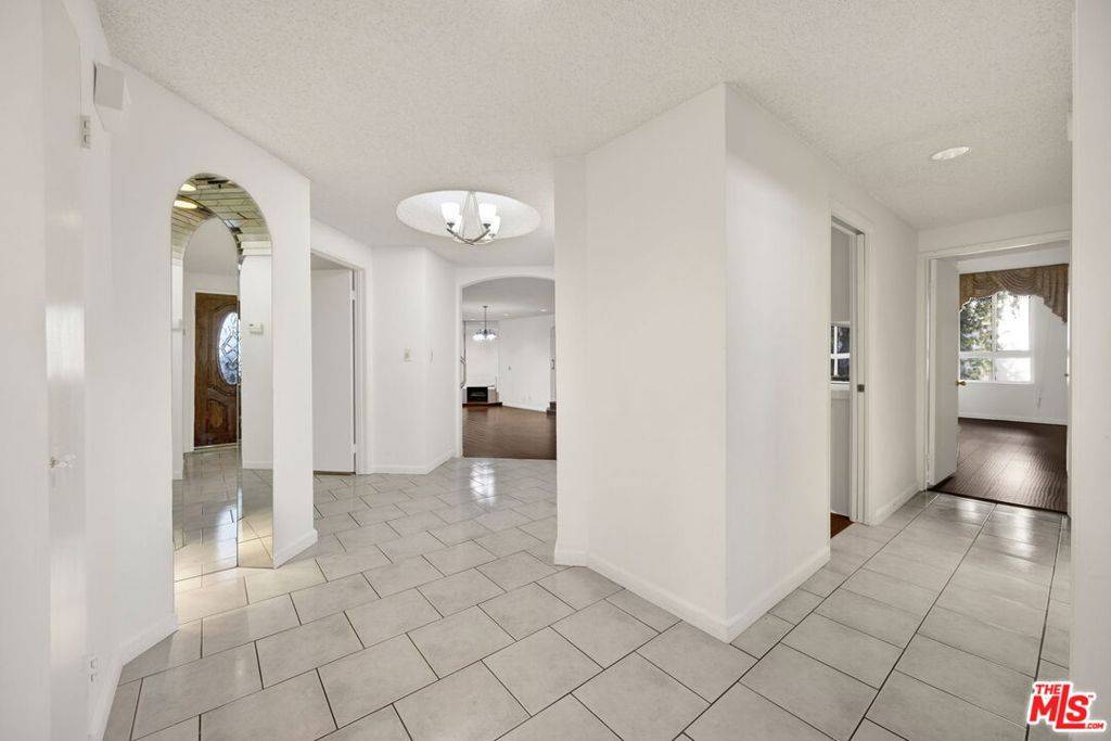 Encino, CA 91316,5333 Zelzah AVE #239