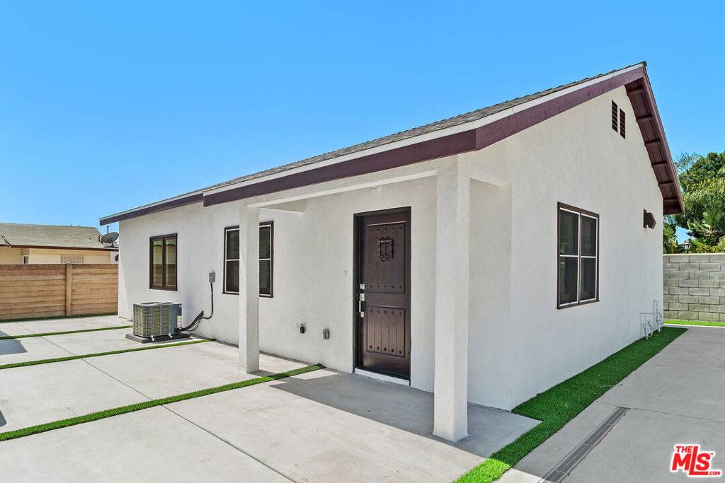 Upland, CA 91786,696 E 9th ST