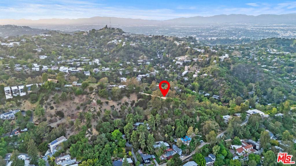 Los Angeles, CA 90046,8815 Crescent DR