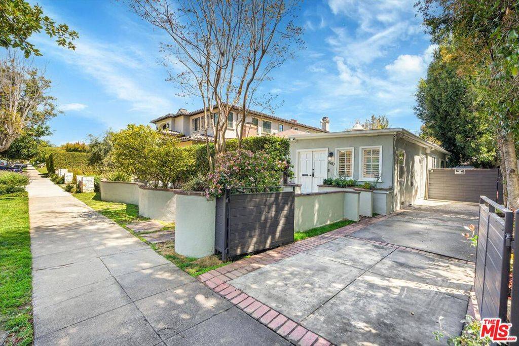 Los Angeles, CA 90049,660 S Gretna Green WAY