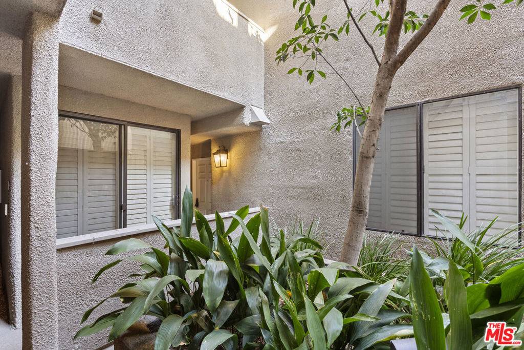 West Hollywood, CA 90069,8455 Fountain AVE #419