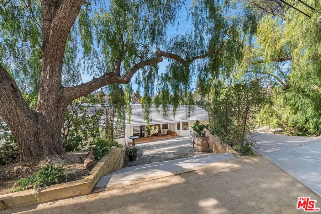 Hidden Hills, CA 91302,25010 Jim Bridger RD