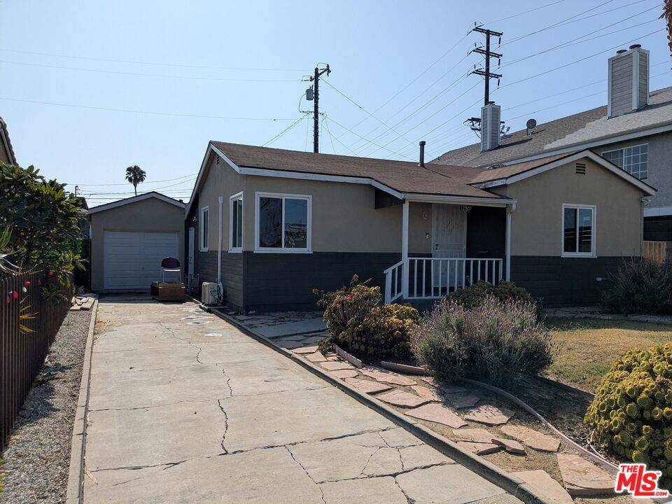 Hawthorne, CA 90250,12507 Yukon AVE