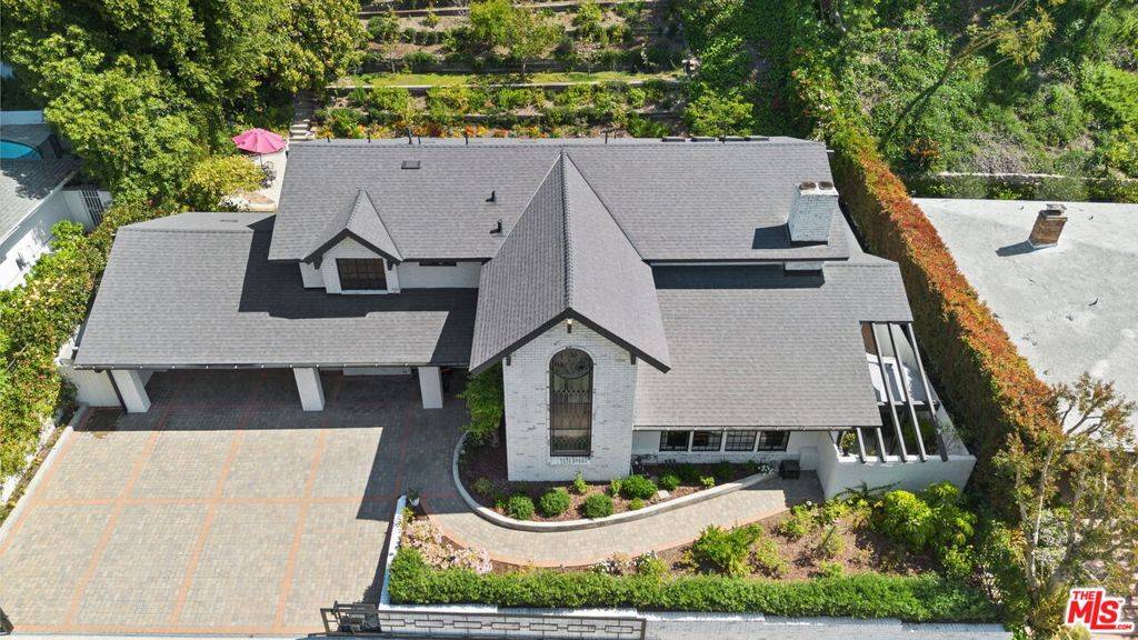 Los Angeles, CA 90077,1060 Chantilly RD