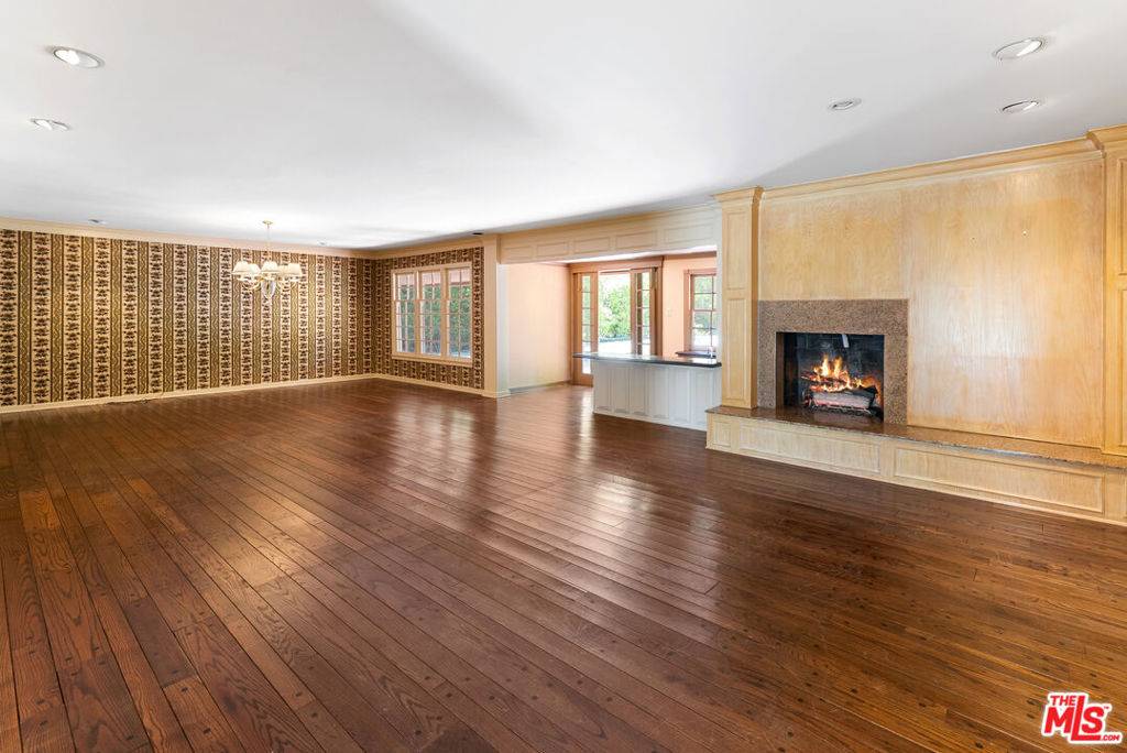 Woodland Hills, CA 91364,5347 Winnetka AVE