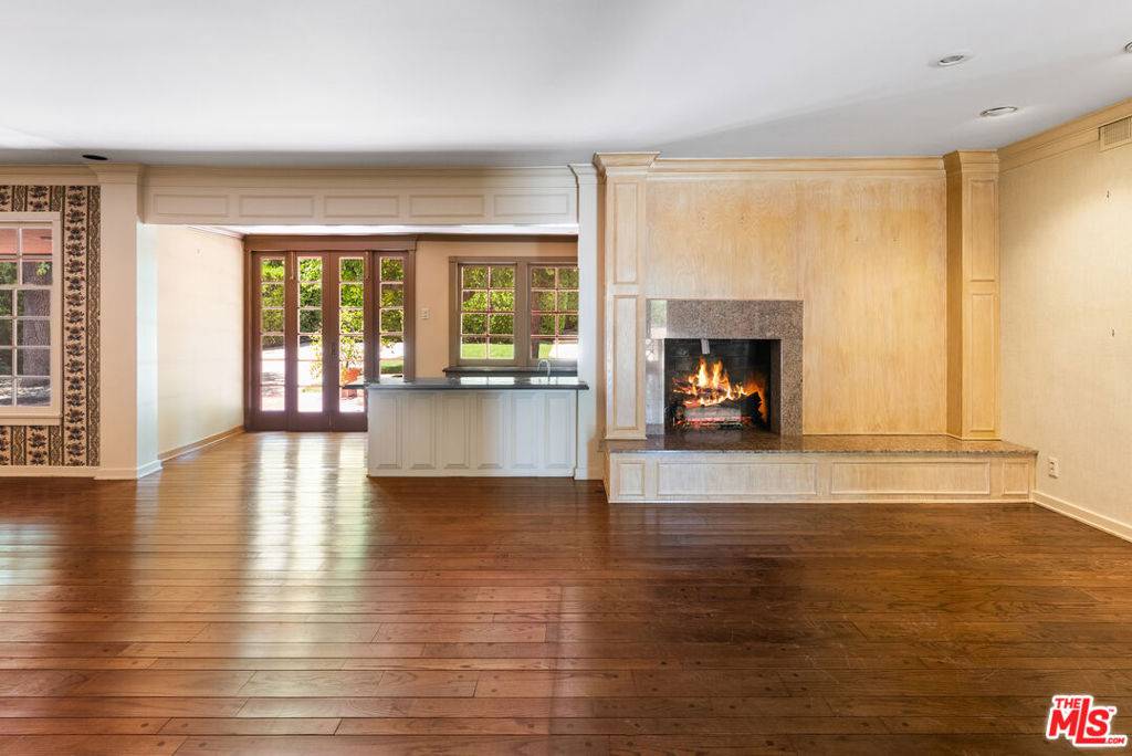 Woodland Hills, CA 91364,5347 Winnetka AVE