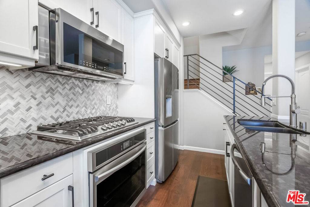 Hawthorne, CA 90250,5510 W 149th PL #10