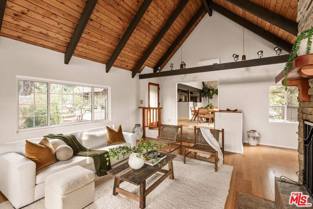 Topanga, CA 90290,20500 Paradise LN