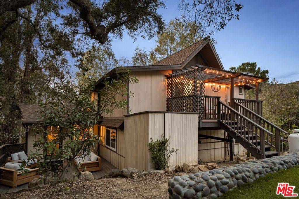 Topanga, CA 90290,20500 Paradise LN