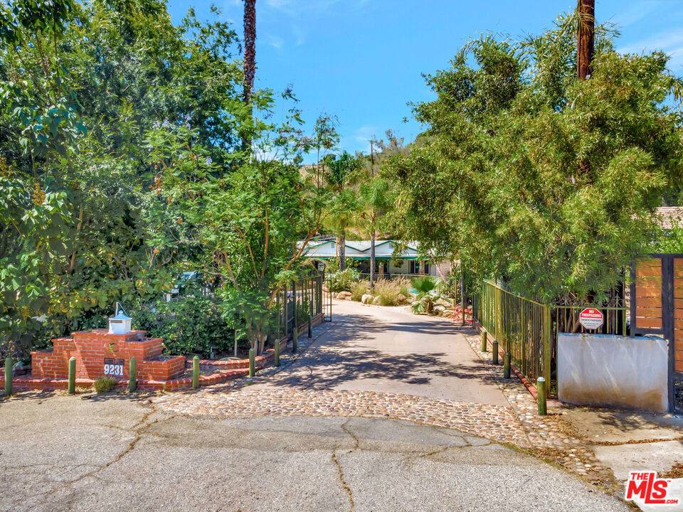 Sun Valley, CA 91352,9231 Ledge AVE