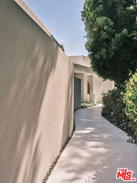 Beverly Hills, CA 90210,510 Arkell DR