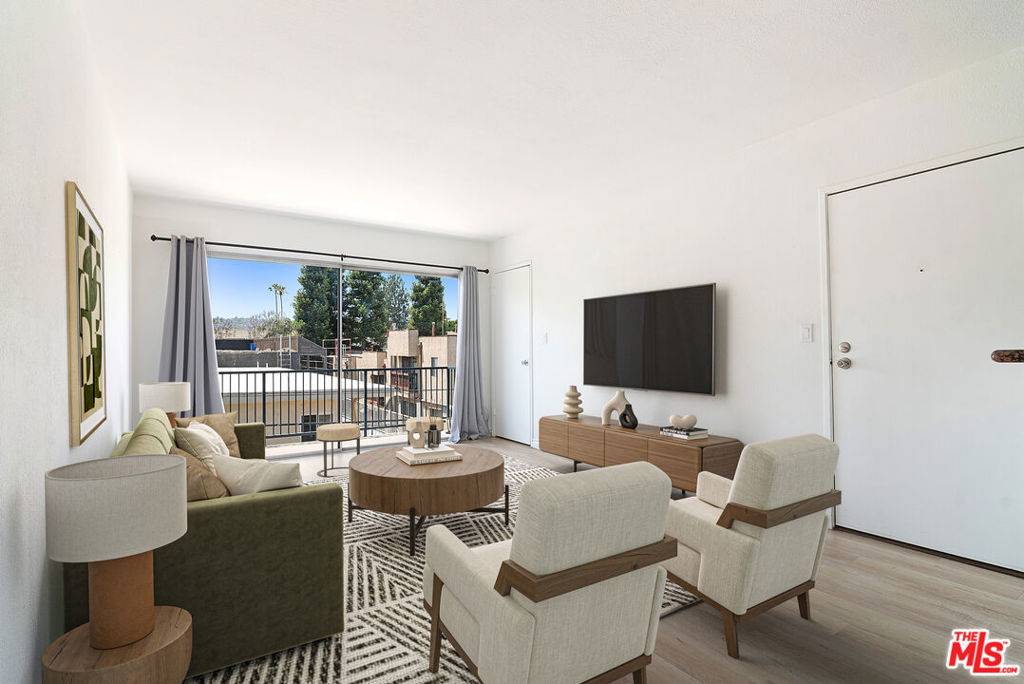 Sherman Oaks, CA 91411,14560 Clark ST #213
