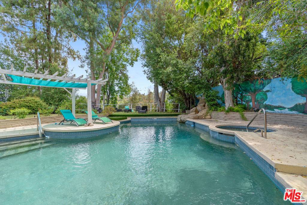 Tarzana, CA 91356,4126 Ellenita AVE