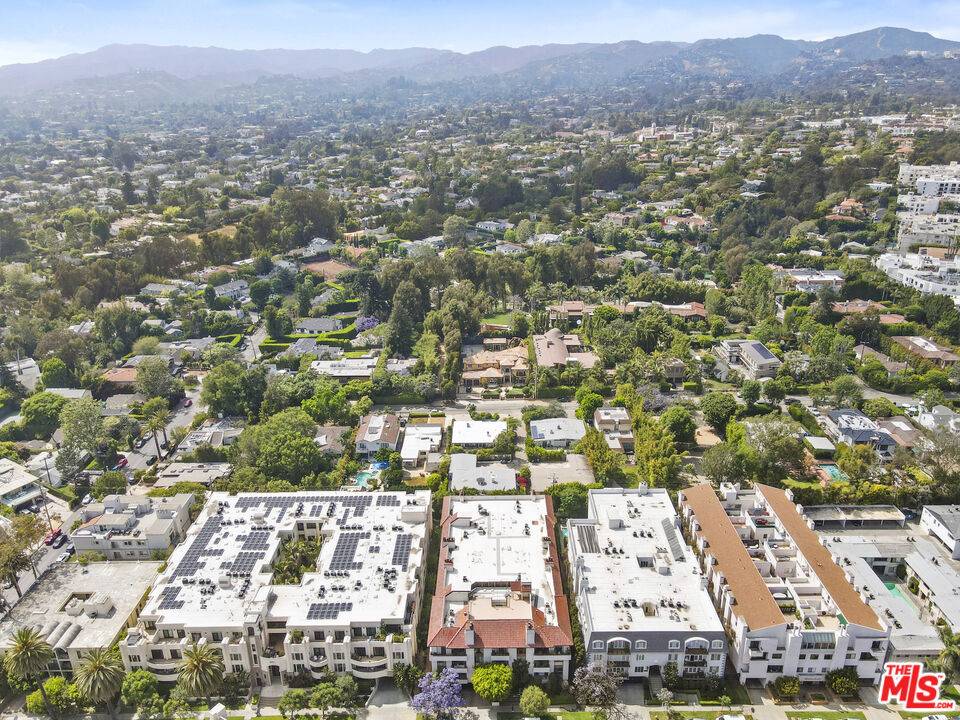 Los Angeles, CA 90049,11755 Montana AVE #103