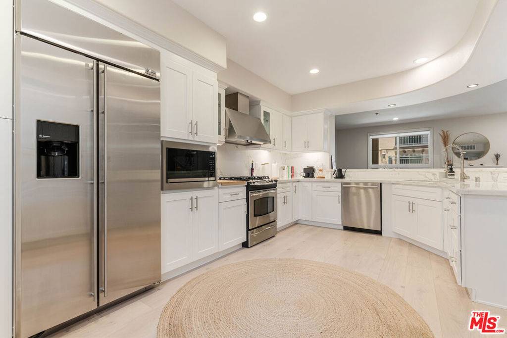 Playa Vista, CA 90094,13031 Villosa PL #102