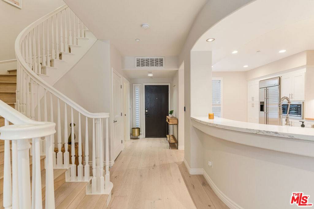 Playa Vista, CA 90094,13031 Villosa PL #102
