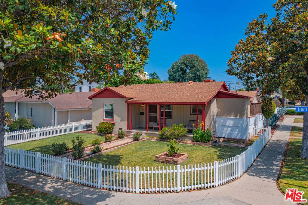 Van Nuys, CA 91405,15001 Hartland ST