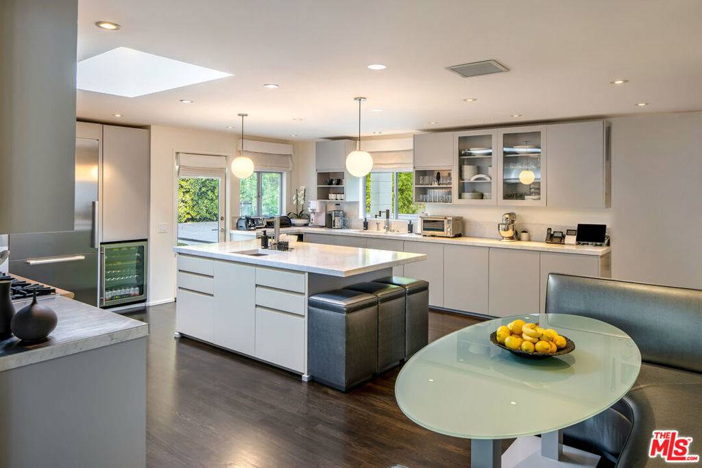 Encino, CA 91436,16745 Bosque DR