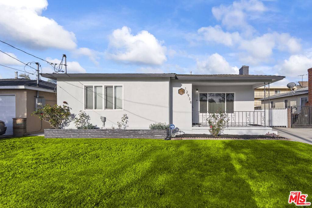 Hawthorne, CA 90250,12938 Jefferson AVE