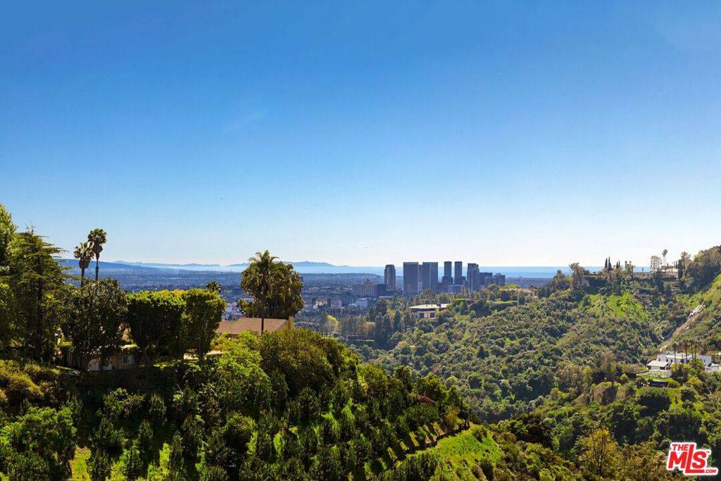 Los Angeles, CA 90077,1401 Bel Air RD