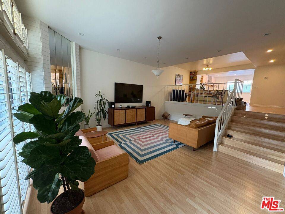 Marina Del Rey, CA 90292,4616 Glencoe AVE #3