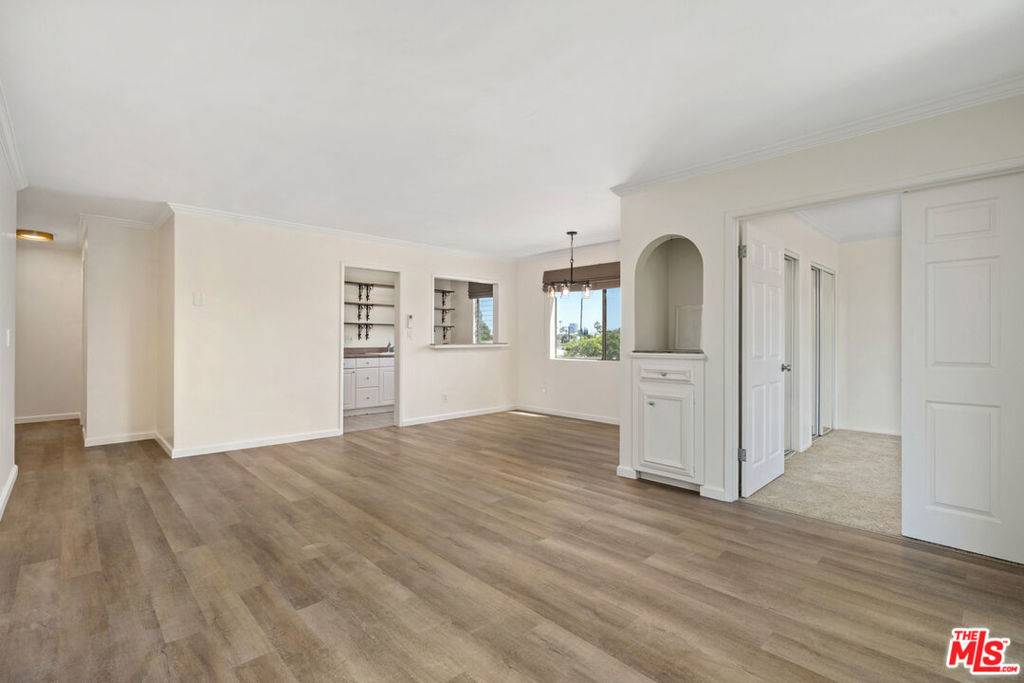 West Hollywood, CA 90048,625 N Flores ST #304