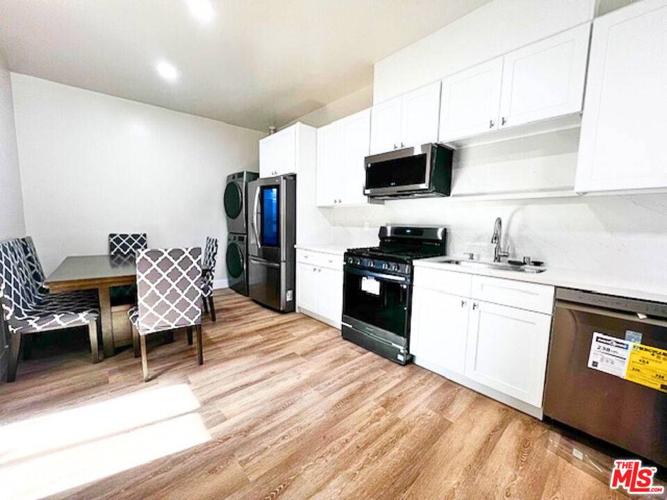 Los Angeles, CA 90039,4000 1/2 Goodwin AVE