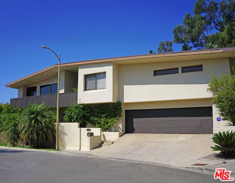 Beverly Hills, CA 90210,1461 Laurel WAY