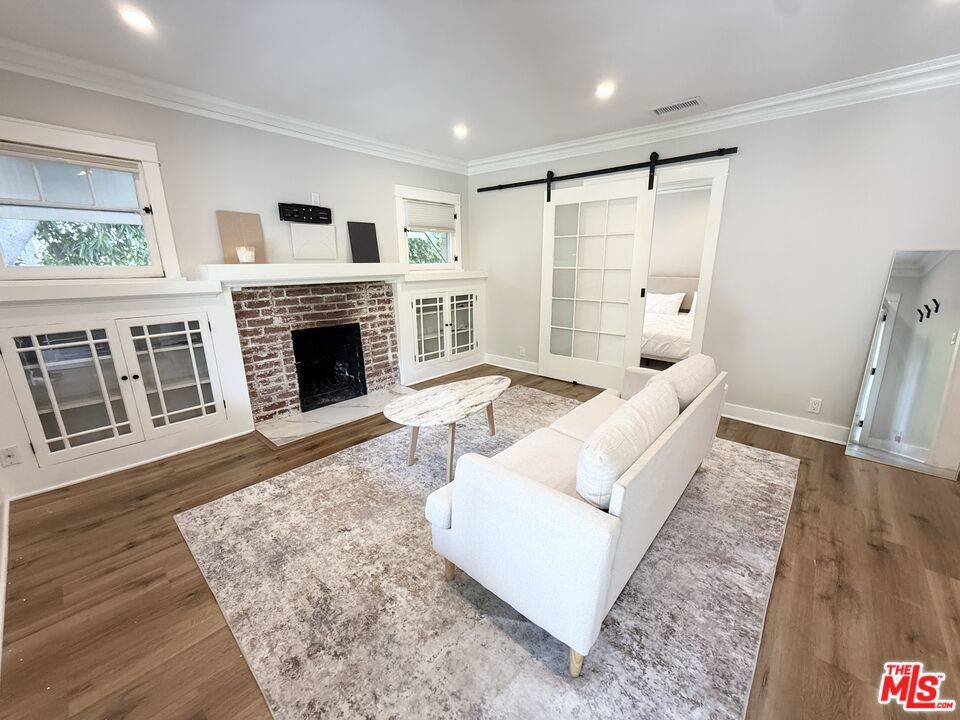 West Hollywood, CA 90046,901 N Orange Grove AVE